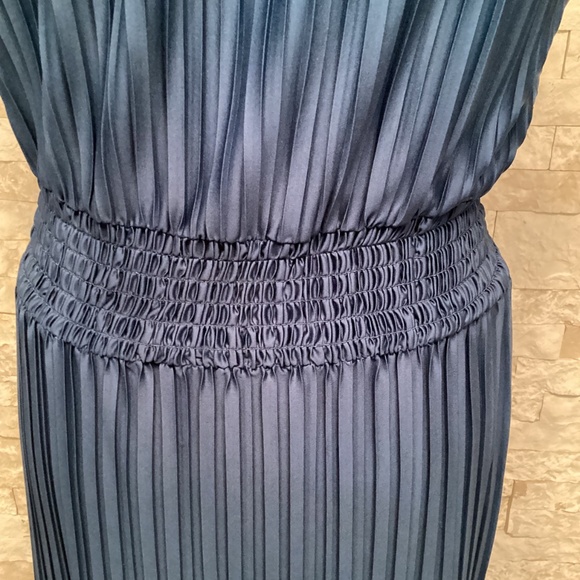 DKNY Blue Pleated Smocked-Waist Midi Dress - Picture 14 of 16